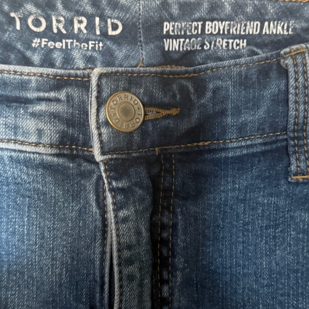TORRID Perfect Boyfriend Vintage Stretch Mid-Rise Jeans - Picture 9 of 16
